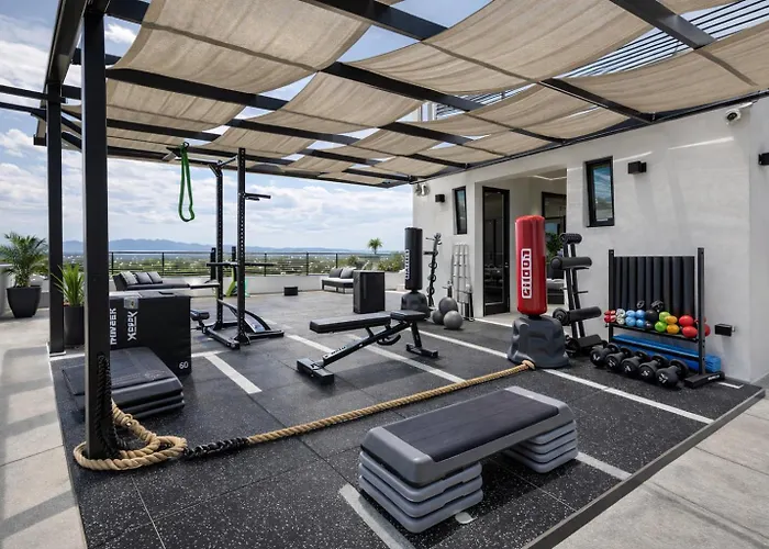 Premier Twin With Exclusive Rooftop Apartment